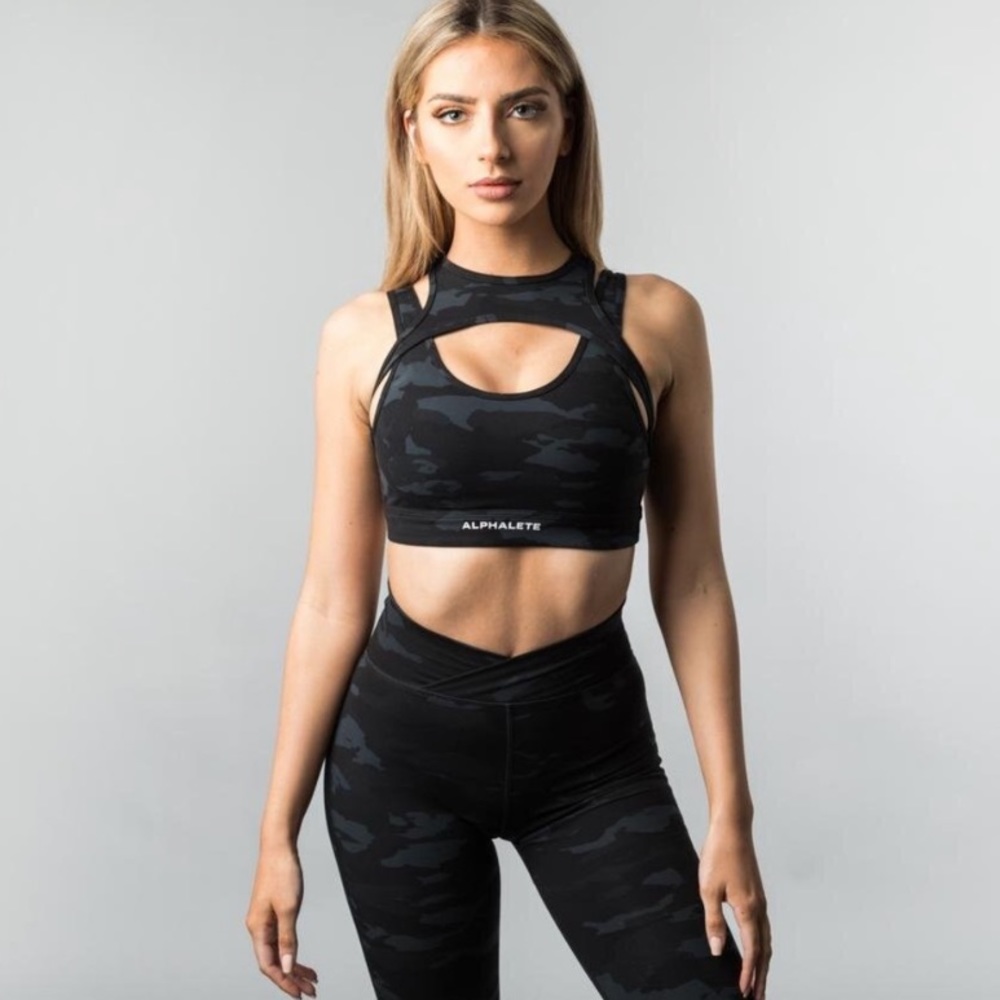 Alphalete Keyhole Bra XS